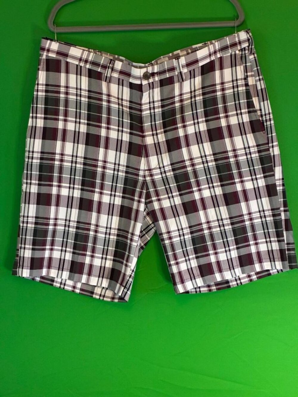 **EUC** Men’s Cool 18 Pro Plaid Casual Golf Shorts Size 40
